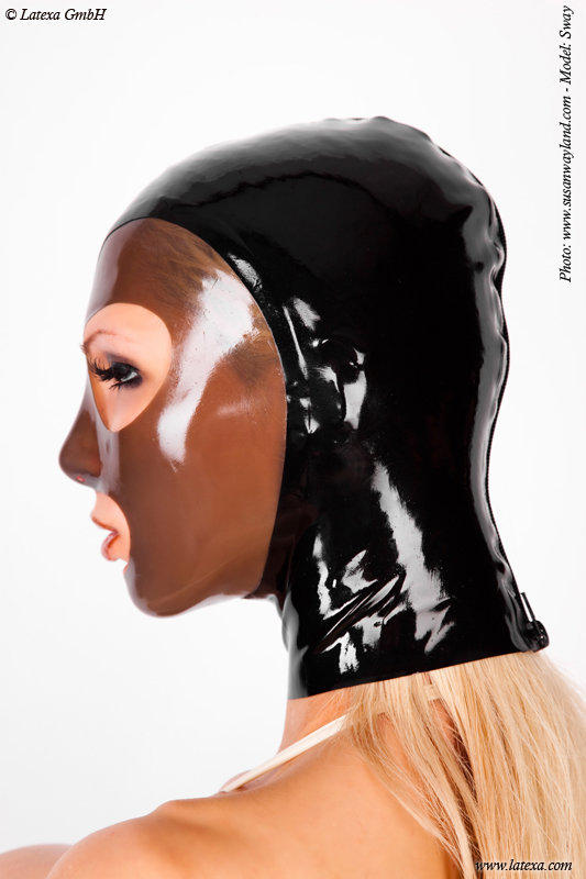 Frauenmaske mit Kopfhaube in Kontrastfarbe, getaucht/geklebt